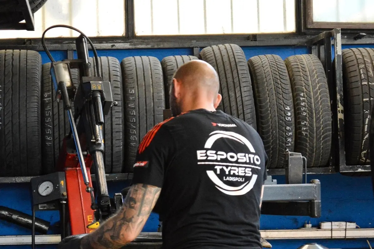 Ladispoli – Furto nella storica officina Esposito Tyres