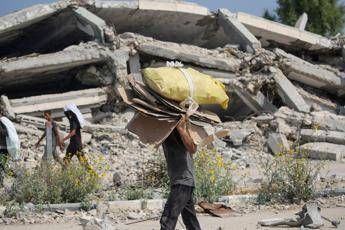 Gaza, Israele annuncia ripresa lanci aiuti umanitari: “Corridoi per convogli Onu con cibo”