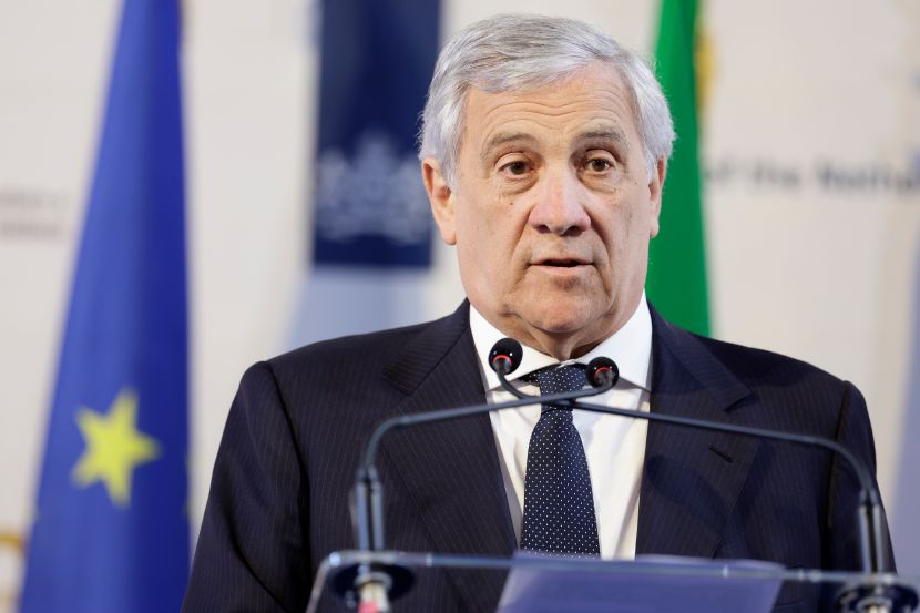 Dazi, Tajani “Dobbiamo trattare a testa alta”