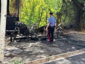 Roma, a fuoco un altro chiosco: bruciato lo ‘Sponda Montesacro’