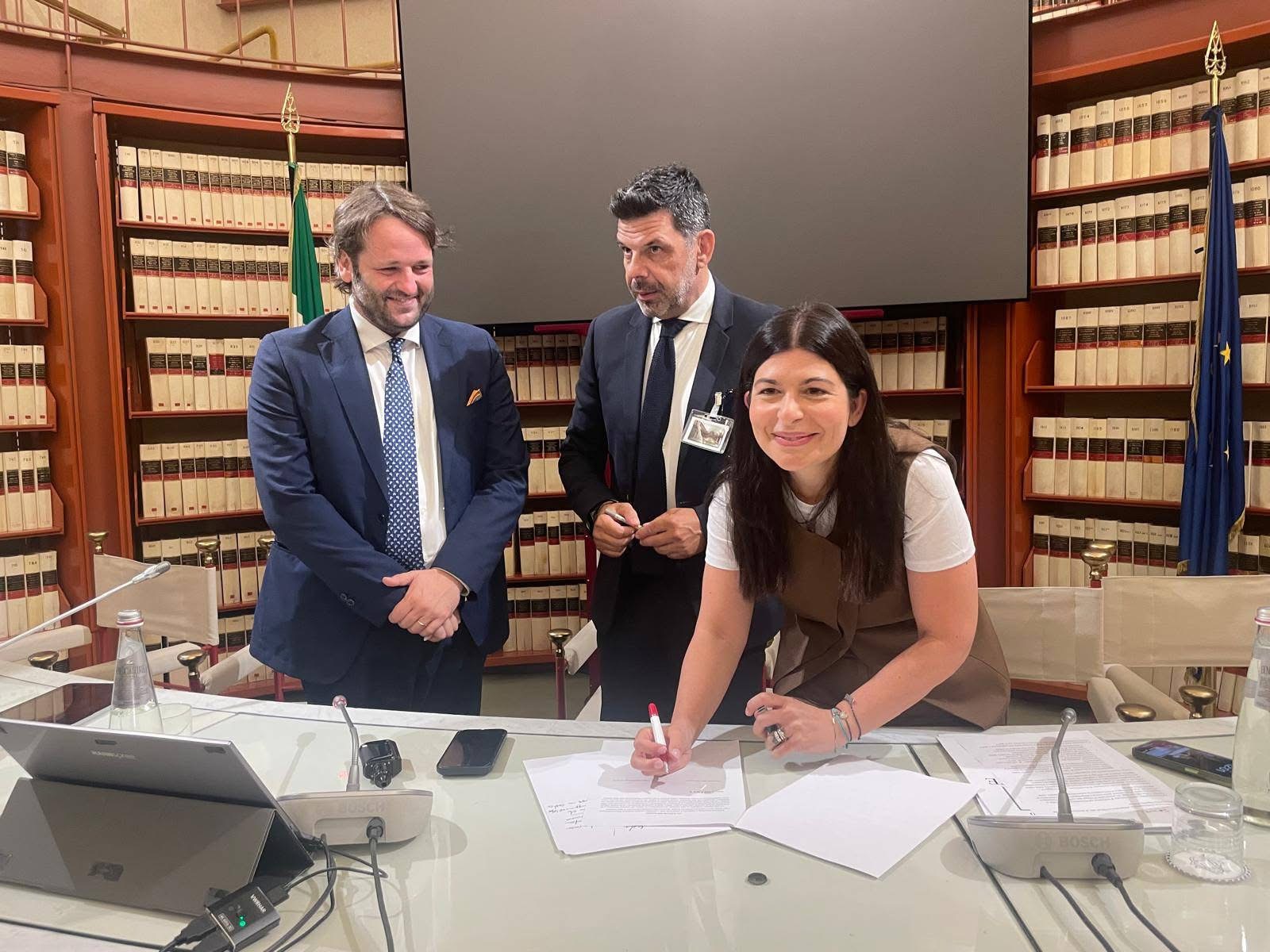 Antimafia – Colosimo sigla protocollo con TikTok contro contenuti che esaltano la criminalità