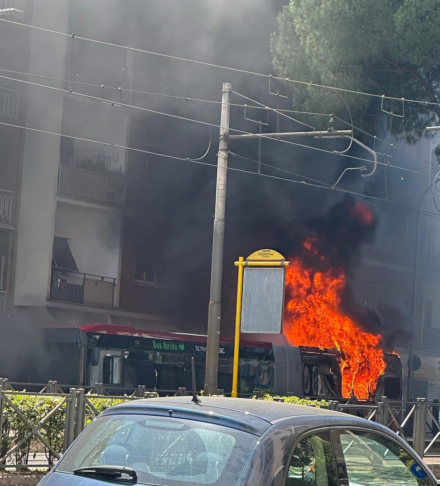 Roma: autobus Atac in fiamme, nessuna persona a bordo