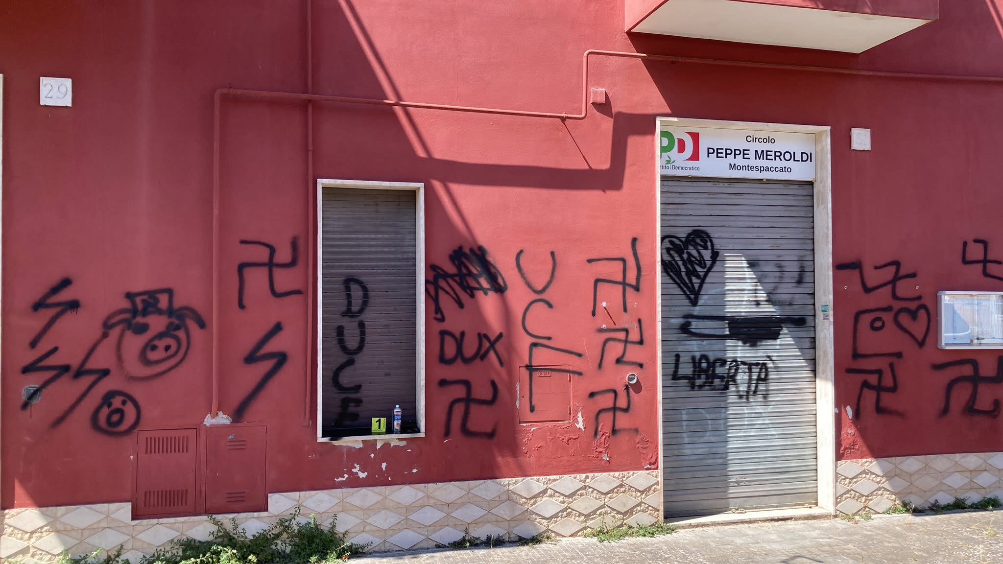 Roma: Pd, solidarietà a circolo Montespaccato, città è antifascista