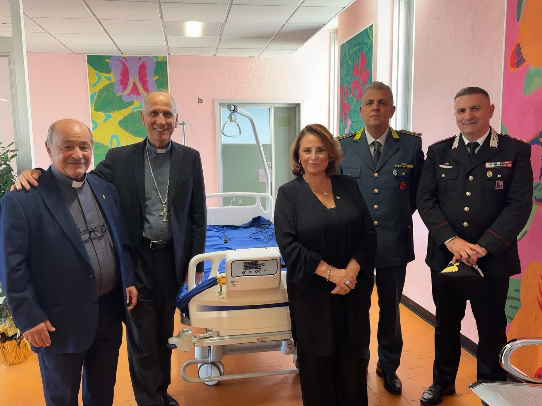 Sora – Per il suo compleanno regala tre letti ai malati di cancro