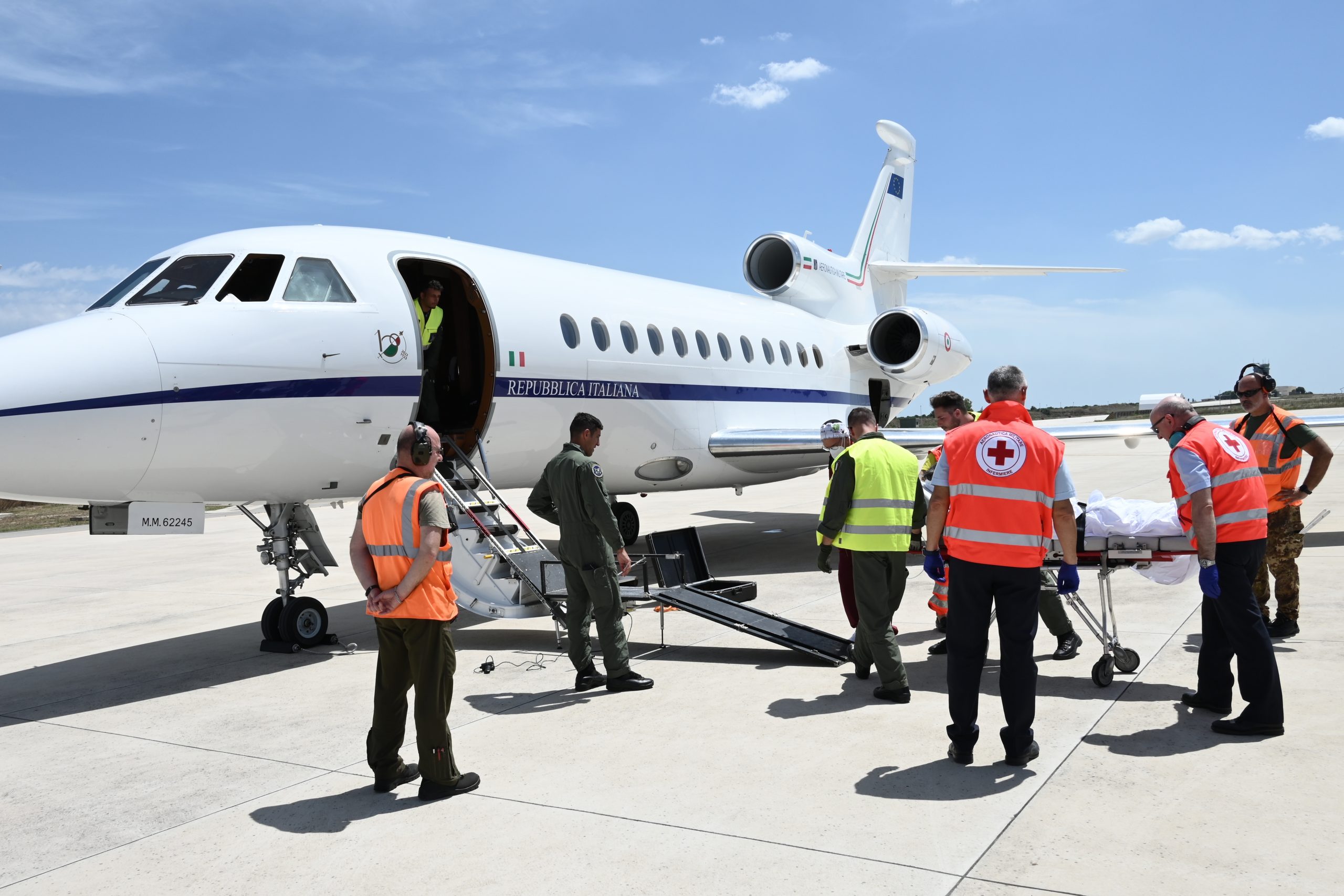 Neonata trasportata d’urgenza da Cagliari a Roma da aeronautica