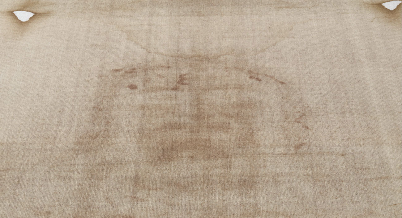 A Tuscania ostensione della copia della Sacra Sindone