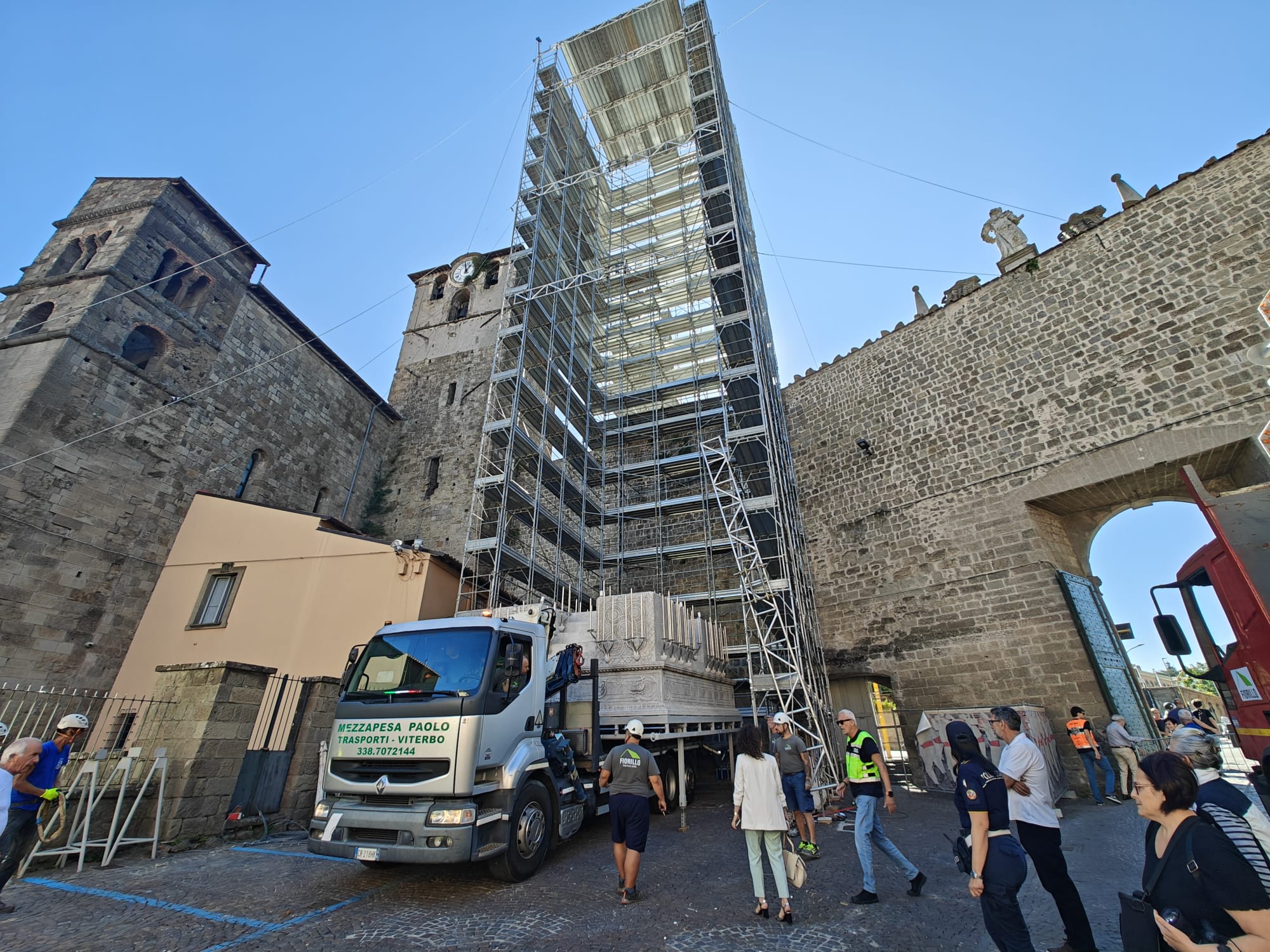 Viterbo – Santa Rosa, è il giorno di Dies Natalis: montaggio “ventoso” a San Sisto (VIDEO e FOTO)