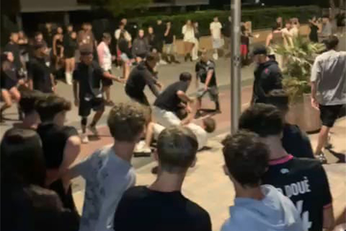 Tarquinia – Violenta rissa tra giovanissimi: schiaffi, calci e pugni sul lungomare (VIDEO E FOTO)