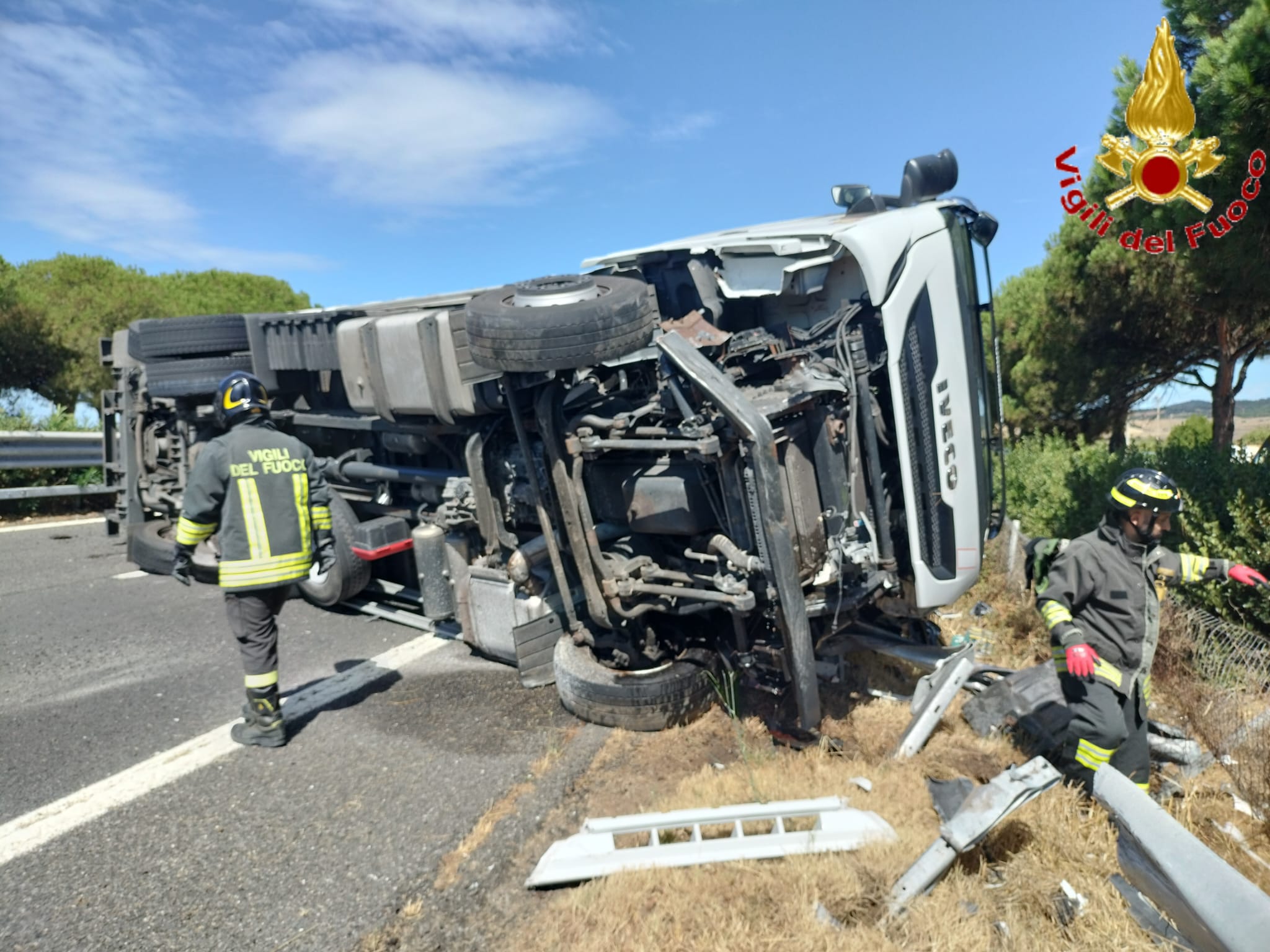 Santa Marinella – Camion si ribalta sull’A12, bloccate le due corsie di marcia