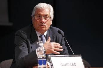 Esce fuori strada e si ribalta con il Suv, Giorgetto Giugiaro ricoverato a Olbia