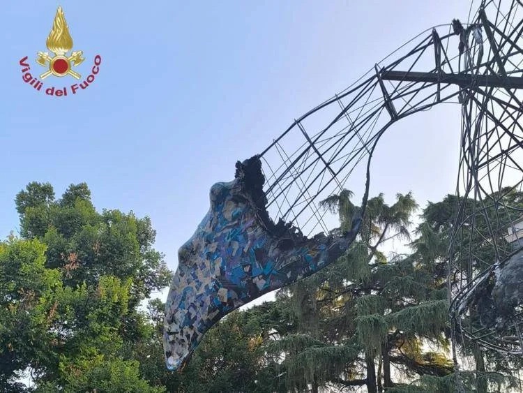 Milano – Bruciata la Balena della Triennale: arrestato un 33enne per incendio doloso
