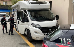 Soriano nel Cimino – In camper con un supermarket della droga: Mdma, cocaina, hashish, ketamina, Lsd e altri allucinogeni