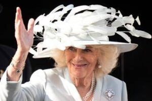 Camilla e l’aspetto più giovane a 78 anni, merito del nuovo look ispirato a Kate?