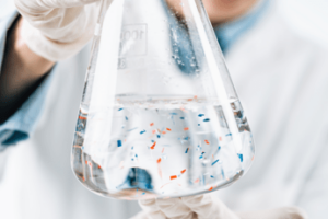 Microplastiche nei fluidi riproduttivi umani, ‘timori per la fertilità’