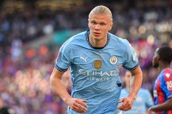 Haaland, attacco agli haters: “Ho i capelli più belli dei vostri”