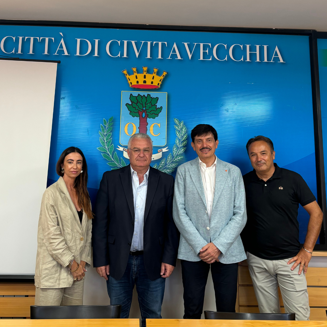 Civitavecchia – Polizia di frontiera e APS Ruben Ciarlanti donano alla città un defibrillatore