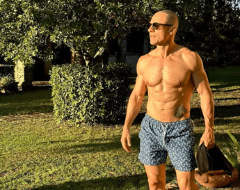 Stefano Accorsi, 54 anni e fisico scolpito: la trasformazione da Iron Man