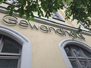 Turismo, al Gewandhaus Hotel Dresda carne stagionata al ristorante e cake-shop per dessert