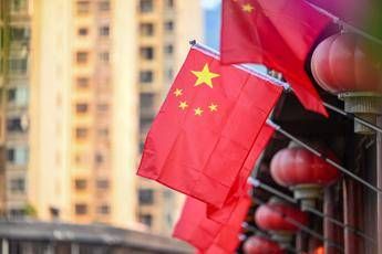 Scandalo sessuale in Cina, travestito filmava rapporti con oltre mille uomini