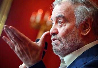 Gergiev a Caserta, annullato il concerto del direttore d’orchestra ‘putiniano’