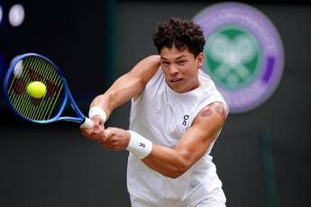 Wimbledon, spalle ‘a pois’ per Shelton contro Sinner. Ecco cos’è la coppettazione