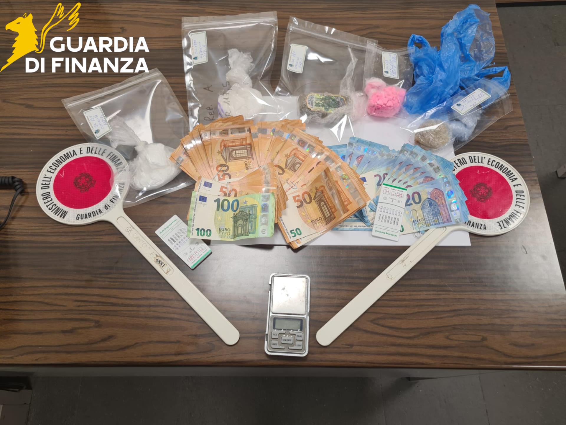 Canino – Maxi sequestro di droga: arrestato un uomo, trovati cocaina, ecstasy e ketamina