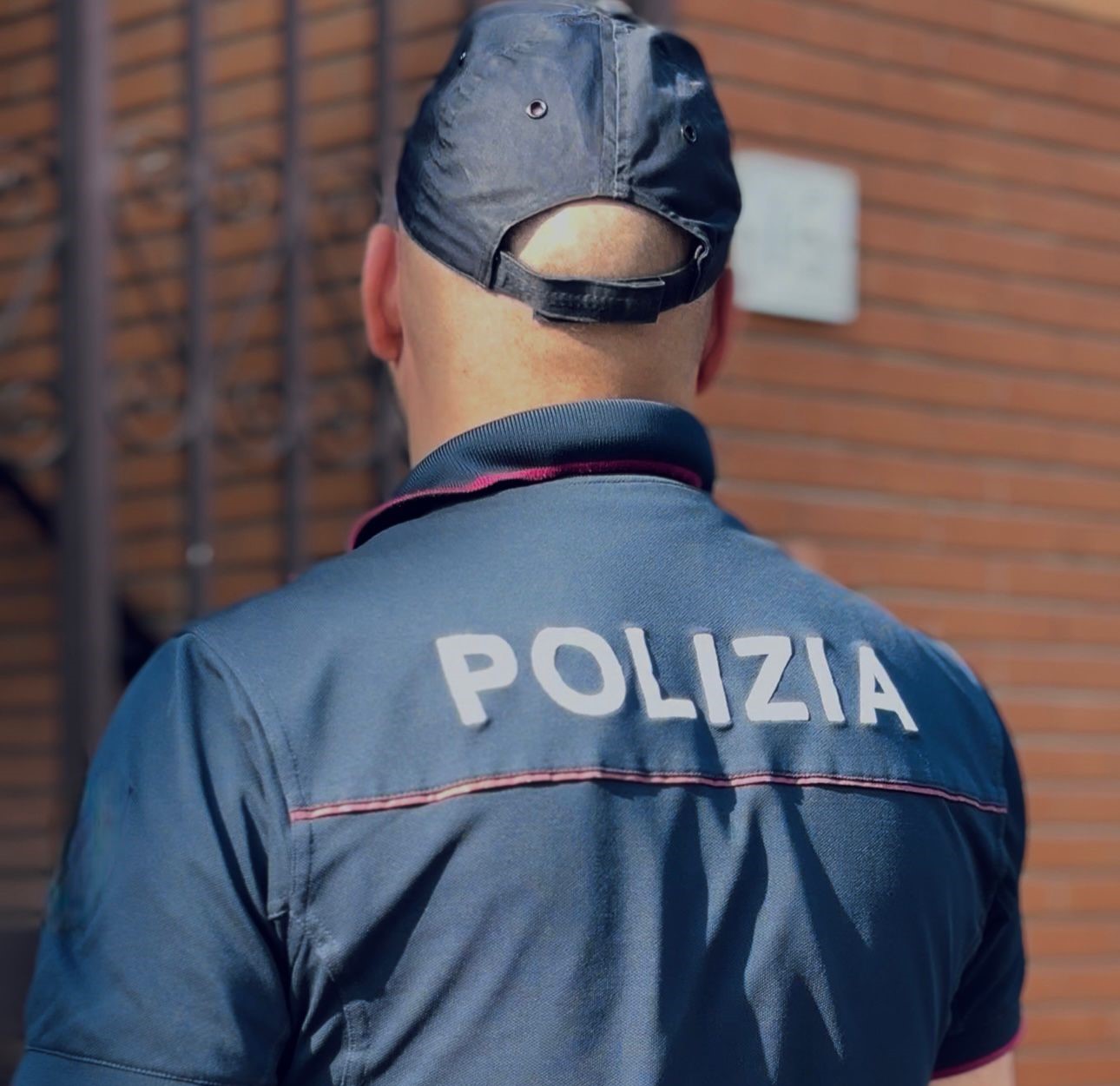 Roma – Pugni e colpi di bottiglia per rapina di pochi euro, fermato