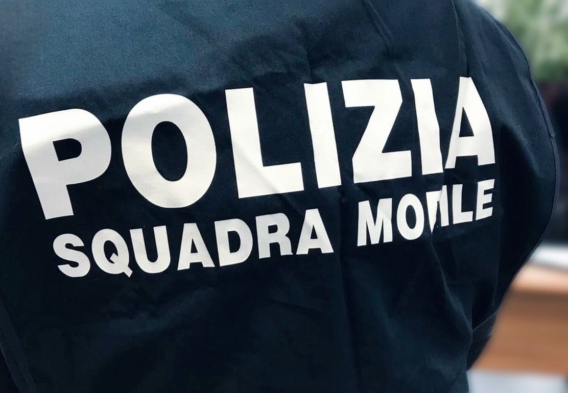Roma – Coppia sequestrata in casa da banda che agiva sotto la regia di un “boss” in carcere, sei arresti
