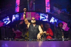 Latina – Salta il concerto di Gianluca Vacchi. L’ira del proprietario: «Se ne è andato all’improvviso. Siamo sconvolti»