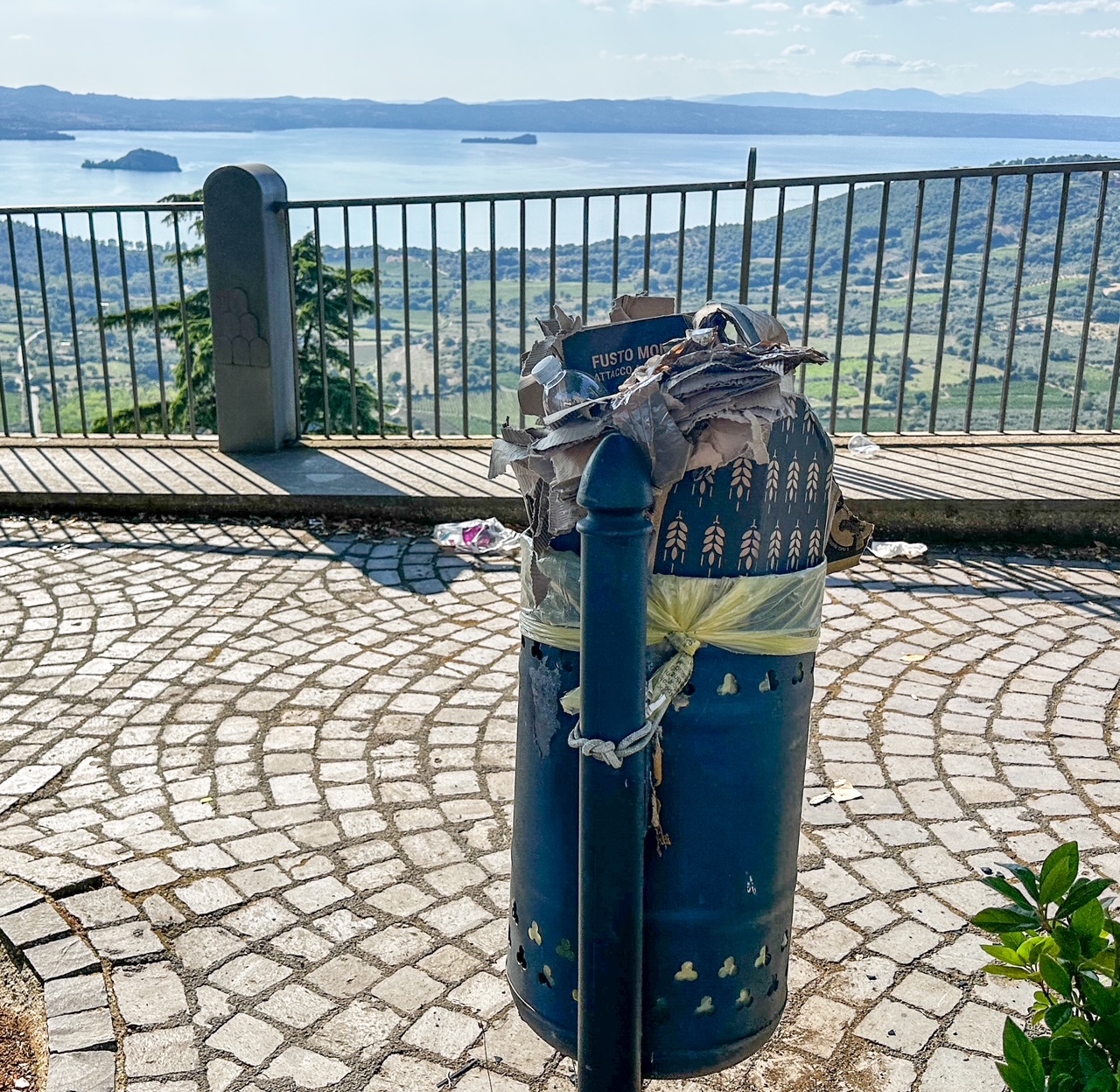 Montefiascone – FdI: “Evento che ha umiliato il paese tra bestemmie e urina”