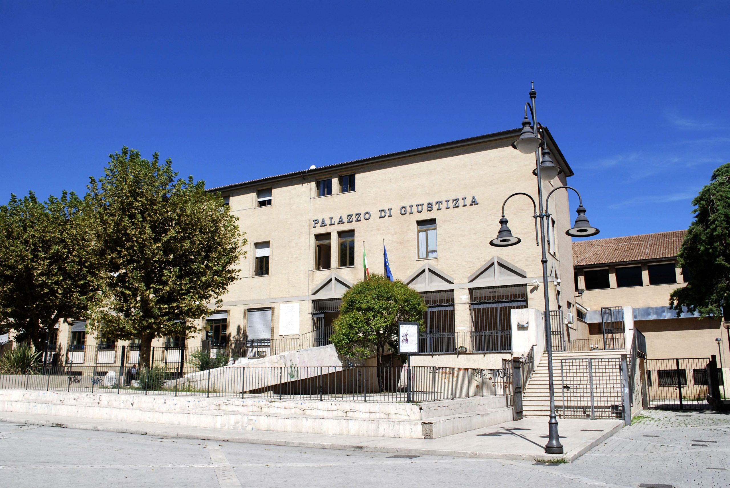 Cassino – Ragazzo aggredisce il padre, disposto allontanamento