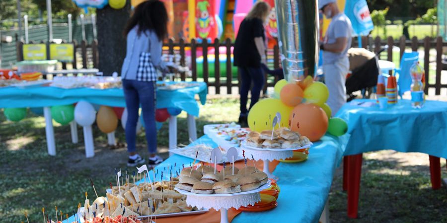 Entra alla festa di compleanno e spara alla nonna della festeggiata uccidendola