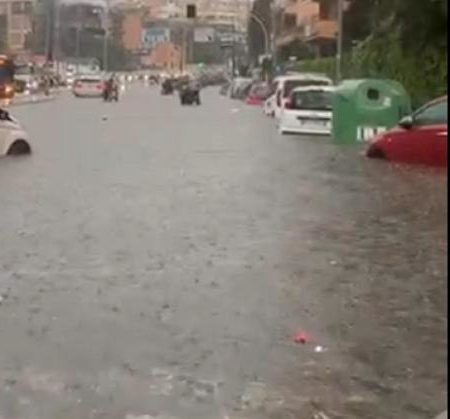 Roma – Violento nubifragio in città, allagate molte zone
