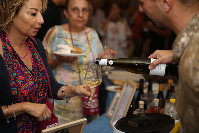 Santa Severa – Tra cultura ed enologia: i calici di Casale del Giglio e Le Macchie conquistano il pubblico