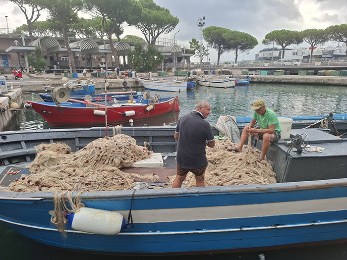 Golfo di Gaeta, a ottobre il fermo pesca: “Senza indennizzi veloci va a rischio l’intero settore”