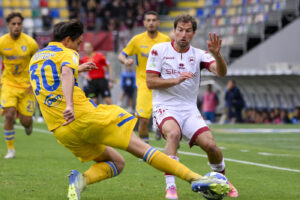 Frosinone Calcio – Ecco Raychev, ma Monterisi vuole andare via. Domani Palermo