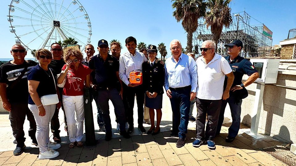 Civitavecchia – Marina verso Ferragosto, nuovo defibrillatore sotto Terrazza Guglielmi