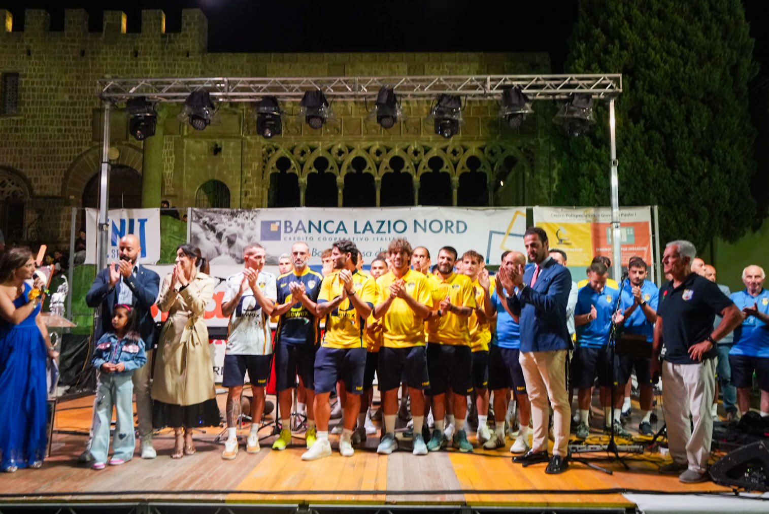 La Viterbese protagonista della Cena in piazza con i Facchini, Salaris: “Farò sognare Viterbo con il calcio” (FOTO)
