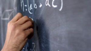 Scuola, nuove assunzioni e continuità nel sostegno