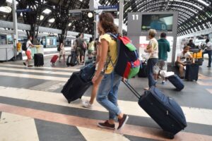 Ad agosto arrivi turisti italiani e stranieri in crescita