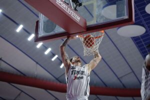 Polonara riabbraccia Sassari “Felice e onorato di tornare a casa”