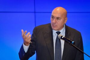 Crosetto “Zelensky sa quale mediazione sarà costretto a siglare”