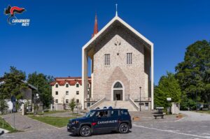 Terminillo – Cameriera perde le staffe dentro al ristorante tra insulti e minacce di morte: prelevata “di peso” dai carabinieri