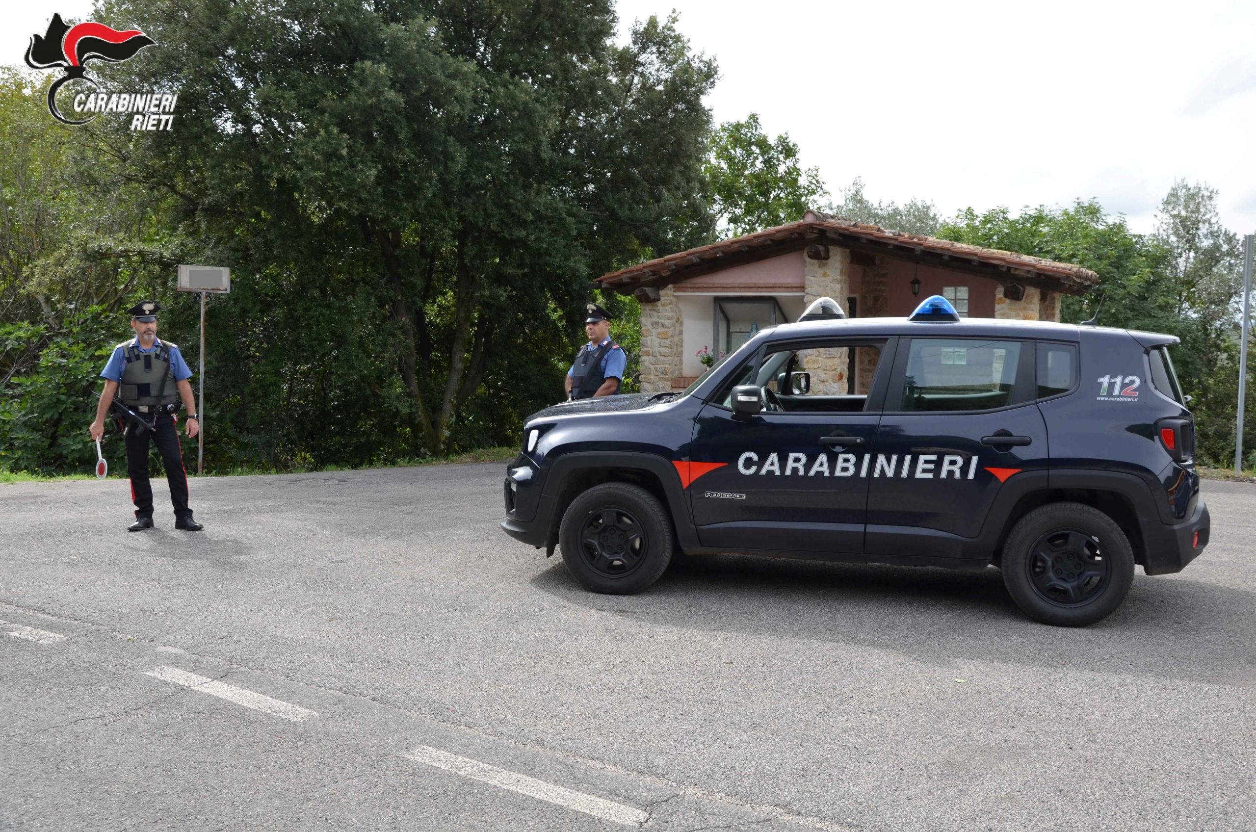 Rieti – Figlia prende coltellate la madre, intervengono i carabinieri prima del peggio