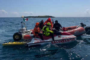Montefiascone – Barca affondata nel lago di Bolsena, si cerca una coppia di giovani fidanzati