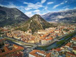 Sora: tenta suicidio sul ponte “di Napoli”, salvato 32enne