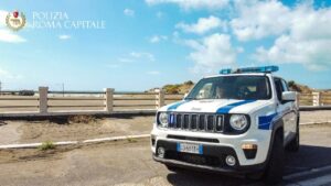 Litorale Adriatico, donna in mare priva di sensi: salvata dall’intervento di un funzionario della polizia locale di Roma in vacanza