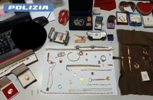 Roma – Colpo da 40.000 euro: topi d’appartamento incastrati dalle “fototrappole”