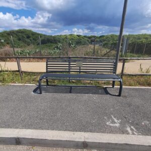 Fregene installate 5 nuove panchine della Legalità