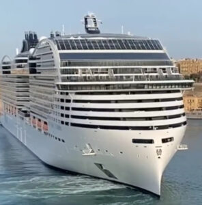 Avaria per nave crociera “MSC World Europa” con 8.585 a bordo al largo di Ponza